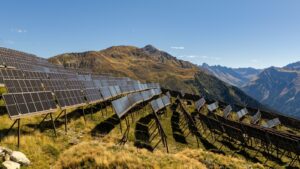 Madrisa Solar: Bereits die Hälfte der Anlage am Netz