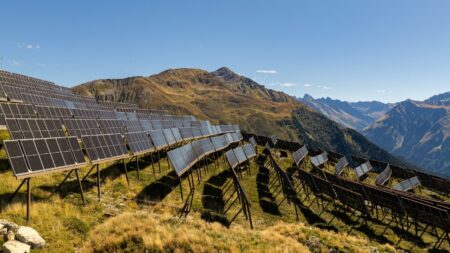 Madrisa Solar: Bereits die Hälfte der Anlage am Netz